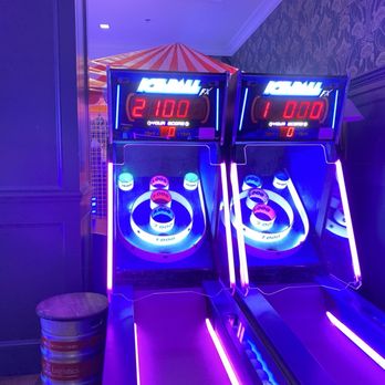 Tipsy Putt - Pubs Near Me - Emeryville, California Tipsy Putt - Pubs Near Me - Emeryville, California