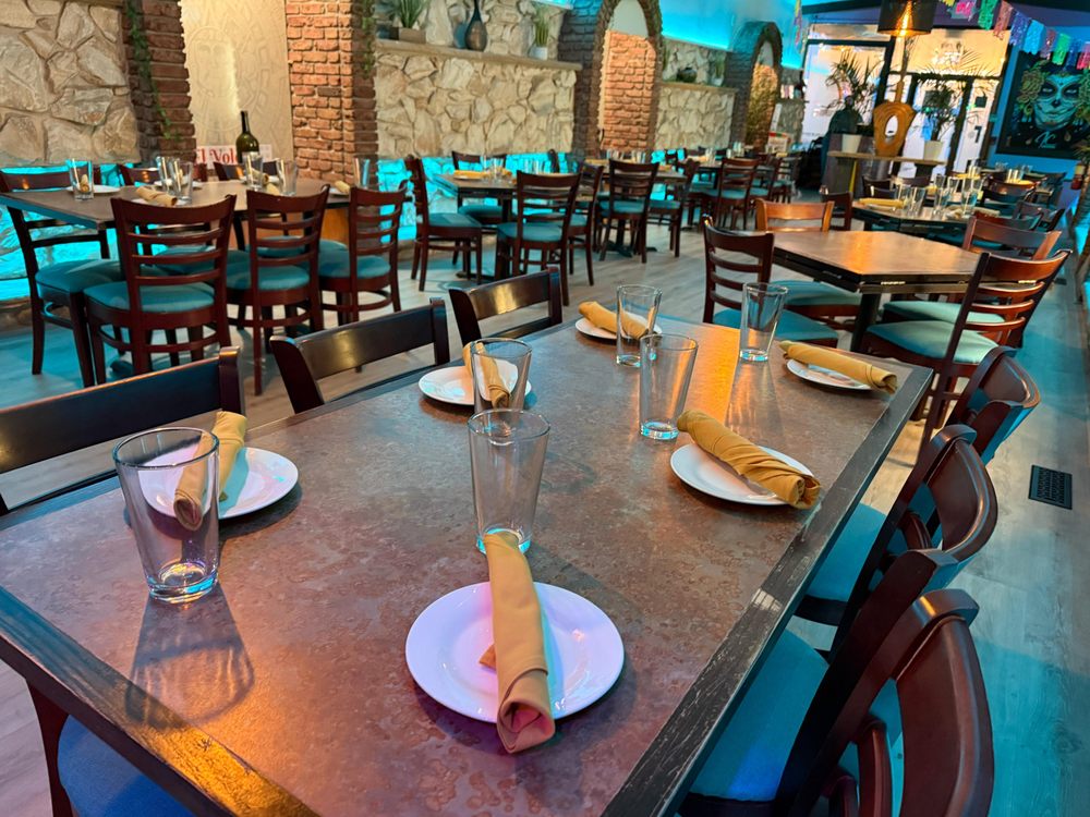 El Volcan Mexican Restaurant & Bar