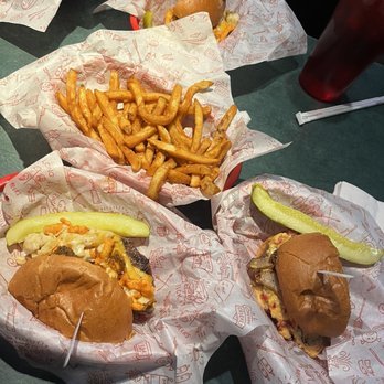 Cherry Cricket - Cherry Creek - Burgers Near Me - Denver, Colorado