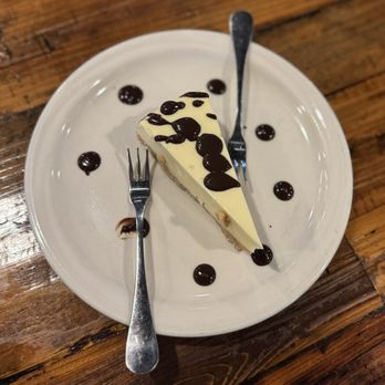Cucina Pizza & Bar - Slice of Cheesecake - Salad Near Me - Orlando, Florida