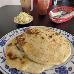 Pupuseria Brisas de Acajutla - Spinach and pumpkin pupusas