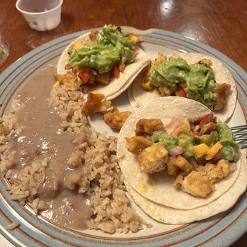 Bigfoot Growlers II - Fish taco plate vs what is pictured completely different - Beer Bar Near Me - Sandy, Oregon Bigfoot Growlers II - Fish taco plate vs what is pictured completely different - Beer Bar Near Me - Sandy, Oregon