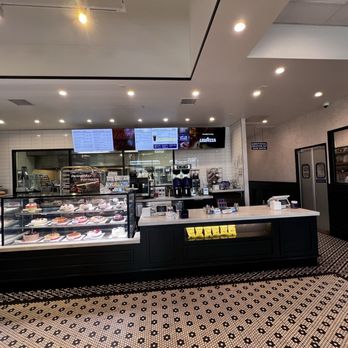 Paris Baguette - Bakeries Near Me - Lake Forest, California