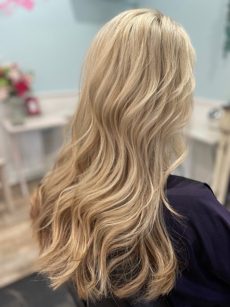 Southern Roots Salon Image