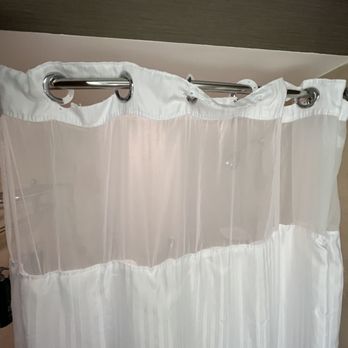 DoubleTree by Hilton Hotel Chicago - Oak Brook - Shower curtain - Hotels Near Me - Oak Brook, Illinois