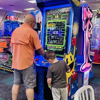 Chuck E. Cheese - PacMan Game - Pizza Near Me - Sterling Heights, Michigan Chuck E. Cheese - PacMan Game - Pizza Near Me - Sterling Heights, Michigan