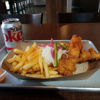 Holdaak Fried Chicken - Chicken Strips w/Come Back Sauce and a Diet Coke. - Chicken Shop Near Me - Fullerton, California