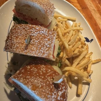 Houston's Restaurant - Ding's Crispy Chicken Sandwich - American Near Me - Pompano Beach, Florida