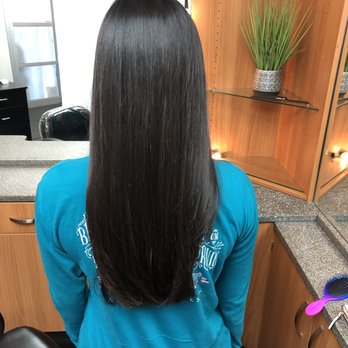 Capillos Salon - Smooth, silky hair after a haircut & style by Shara! - Hair Salons Near Me - Lynnwood, Washington Capillos Salon - Smooth, silky hair after a haircut & style by Shara! - Hair Salons Near Me - Lynnwood, Washington