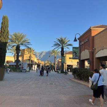 Desert Hills Premium Outlets - Shopping Centers Near Me - Cabazon, California