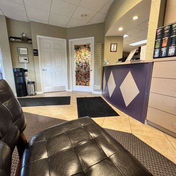 Nicholas Kris DDS & Howard Ronald Z DDS - Cozy and clean waiting area - Dentists Near Me - Toledo, Ohio Nicholas Kris DDS & Howard Ronald Z DDS - Cozy and clean waiting area - Dentists Near Me - Toledo, Ohio