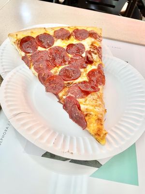 Blondie’s Pizza by null