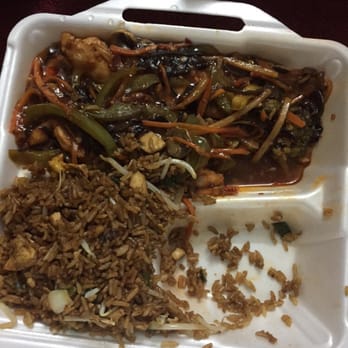 China Ling - Hot garlic chicken dinner combination with chicken fried rice. Huge portion! Wasn't bad. - Chinese Near Me - Chicago, Illinois China Ling - Hot garlic chicken dinner combination with chicken fried rice. Huge portion! Wasn't bad. - Chinese Near Me - Chicago, Illinois