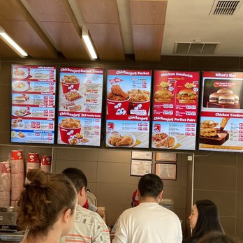 Jollibee - Always a line - Chicken Shop Near Me - Jacksonville, Florida