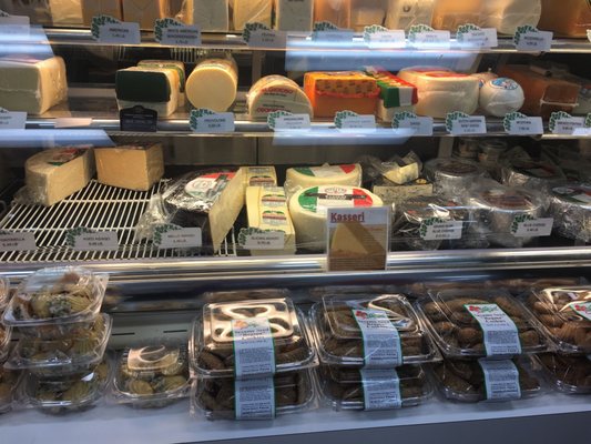 DIGREGORIO’S MARKET - 71 Photos & 72 Reviews - 5200 Daggett Ave, Saint ...