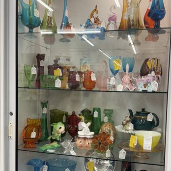 St Charles Antique Mall - Gorgeous glass treasures. - Antiques Near Me - Saint Charles, Missouri