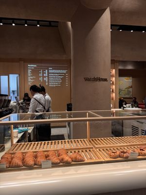 WatchHouse 5th Ave. by null