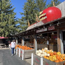The Famous Tomato - Looks like an old-fashioned market. It kinda is.