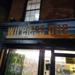 Wireless One - Wireless One's new storefront