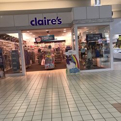 Claire's - Front - in mall