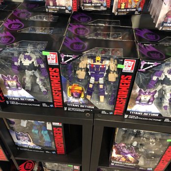 Amazing Heroes - Wow - Toy Stores Near Me - Kirkland, Washington