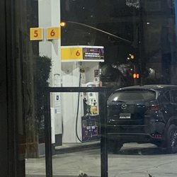 7-Eleven - My car parked on the correct pump I said