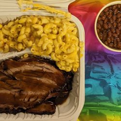 Henri's Hotts Barbeque - Brisket, Mac and Cheese, Baked Beans