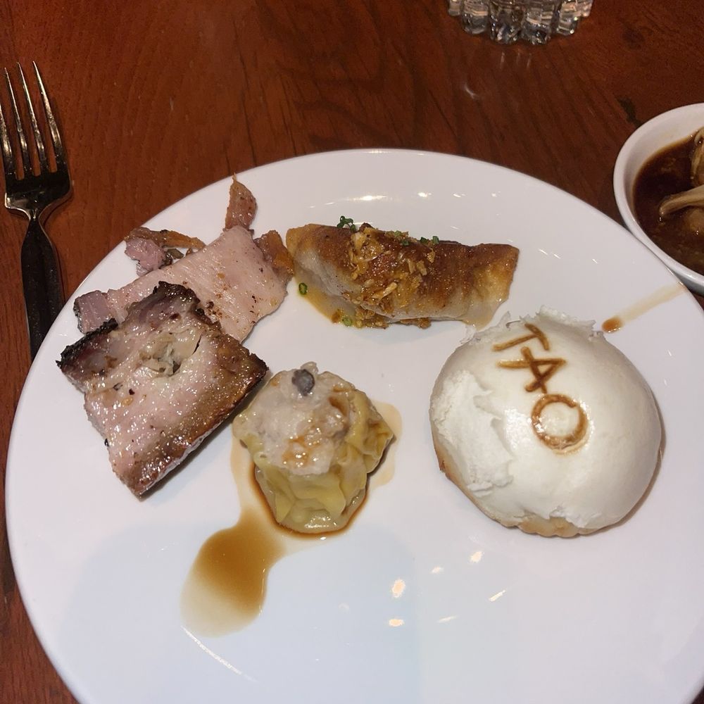 TAO Chicago Restaurant - Pan Asian Near Me - Chicago, Illinois