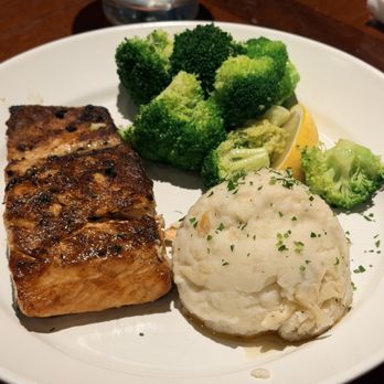 Red Lobster - Seafood Near Me - Ronkonkoma, New York