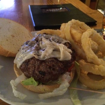 Abenaki Trail - Burgers are perfect! - American Near Me - North Conway, New Hampshire