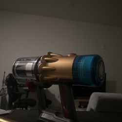 V12