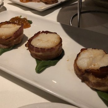 Morton's The Steakhouse - Steakhouses Near Me - Honolulu, Hawaii