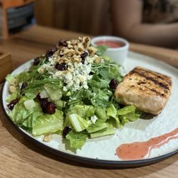 City Cafe - Salmon Cassidy salad