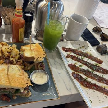 First Watch - Roast beef & Havarti with side of seasoned potatoes & a Kale Tonic - Breakfast & Brunch Near Me - Las Vegas, Nevada