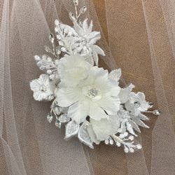 Bridal Connection - Stunning flower and crystal hair clip