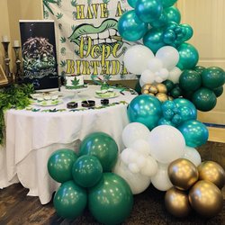 Balloons By Vic - Weed table.