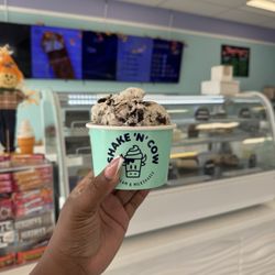Shake N Cow - Cookies and cream