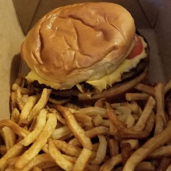 The StopAlong - Beyond Burger w/ Fries - Pizza Near Me - Chicago, Illinois The StopAlong - Beyond Burger w/ Fries - Pizza Near Me - Chicago, Illinois