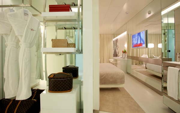 The Mirror Barcelona by null