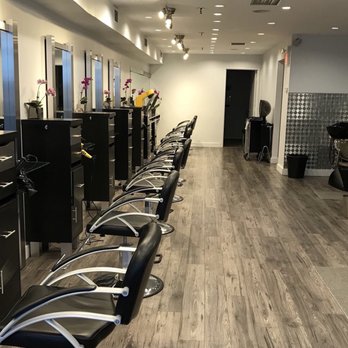 Lucid Salon - Salon Atmosphere - Hair Salons Near Me - Toronto, Ontario Lucid Salon - Salon Atmosphere - Hair Salons Near Me - Toronto, Ontario