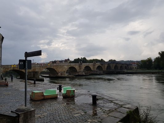 Steinerne Brücke by null