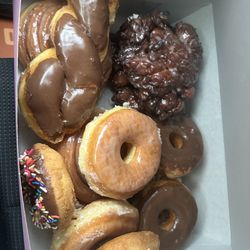 Tan's Doughnuts