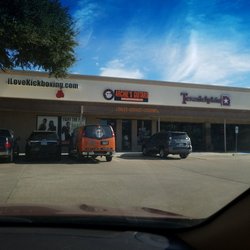 Archie's Guitars - In a strip mall but a great find