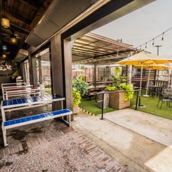 Longhorn Icehouse - Covered outdoor patio