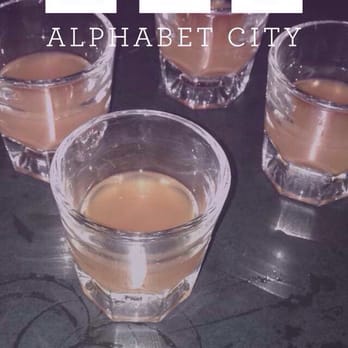 Double Down Saloon - Dive Bars Near Me - New York, New York