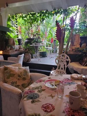 Manoa Valley Inn by null