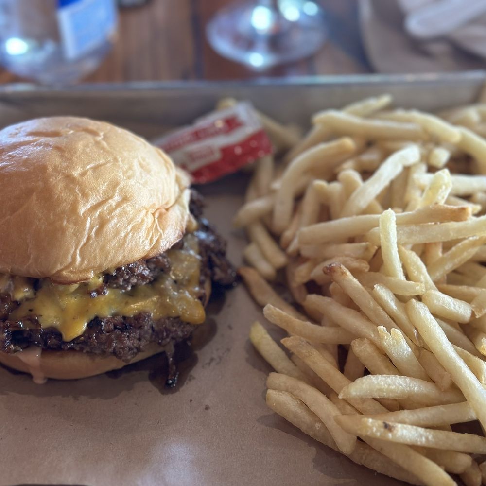 Miller's Smokehouse - House brisket burger! So juicy so delicious! - Barbeque Near Me - Belton, Texas Miller's Smokehouse - House brisket burger! So juicy so delicious! - Barbeque Near Me - Belton, Texas