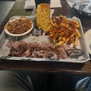 Memphis Barbecue - Pulled Pork, French Fries, BBQ Spaghetti, Cornbread - Barbeque Near Me - Horn Lake, Mississippi Memphis Barbecue - Pulled Pork, French Fries, BBQ Spaghetti, Cornbread - Barbeque Near Me - Horn Lake, Mississippi