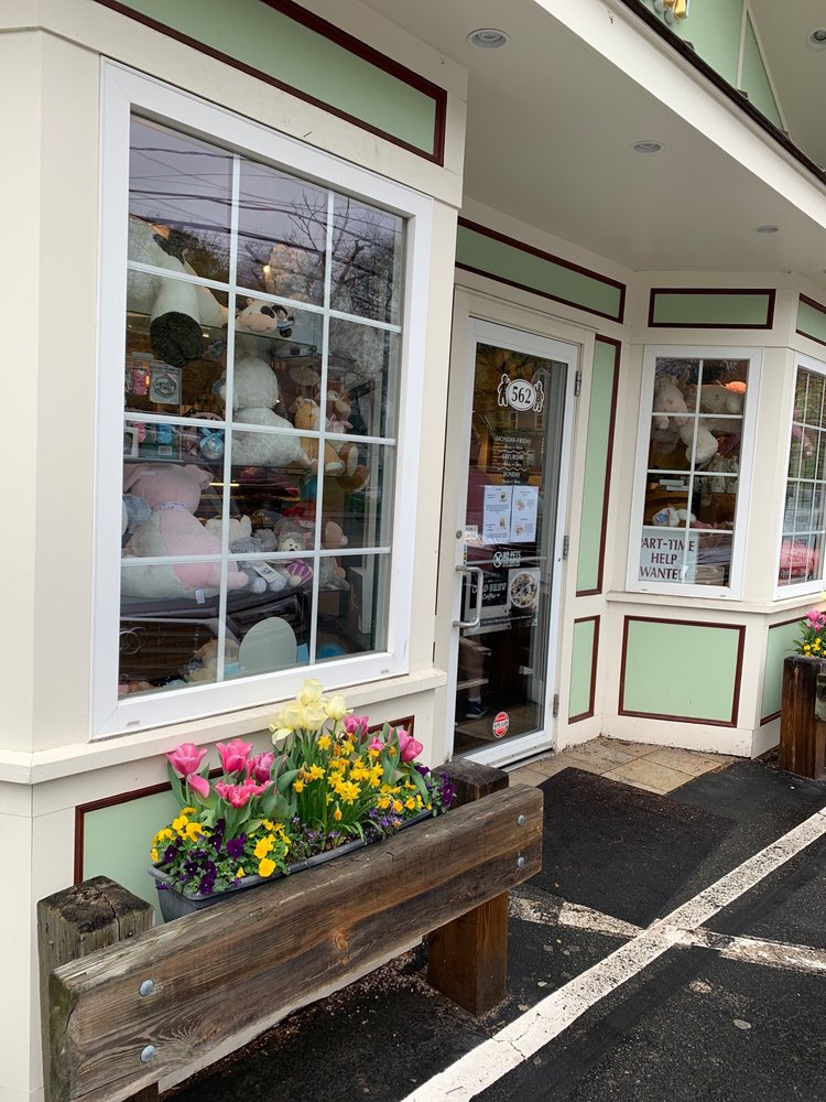 THE GINGERBREAD CONSTRUCTION 71 Photos & 131 Reviews Bakeries 562