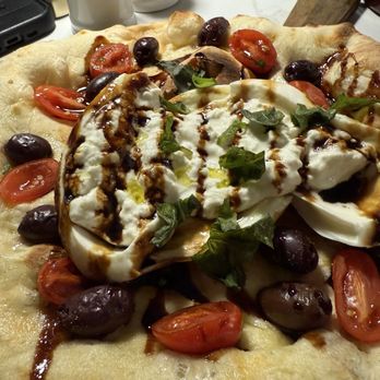 Cafe Landwer - Burrata flatbread - Breakfast & Brunch Near Me - Hallandale Beach, Florida